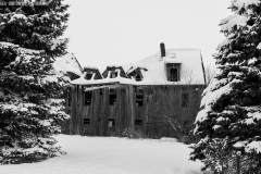 IMG4468_abandoned_barn_BW_lores