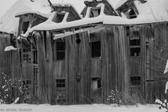 IMG6991_abandoned_barn_BW_lores