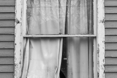 2023-02-09_abandoned_window_BW_lores