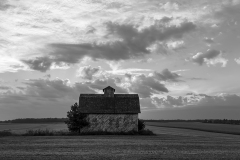 IMG3713_IMG3714_Fall_Barn_BW_lores