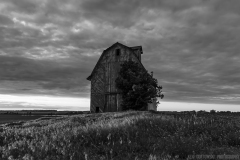 IMG9439_Barn_Sunset_BW_lores