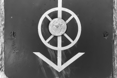 2023-03-27_utility_pole_arrow_BW_lores