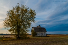 IMG3943_fall_barn_lores