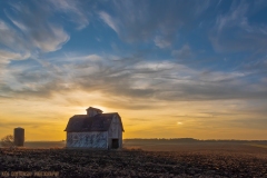 IMG4043_barn_glow_lores