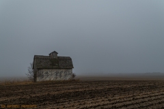 IMG4453_barn_fog_color_lores